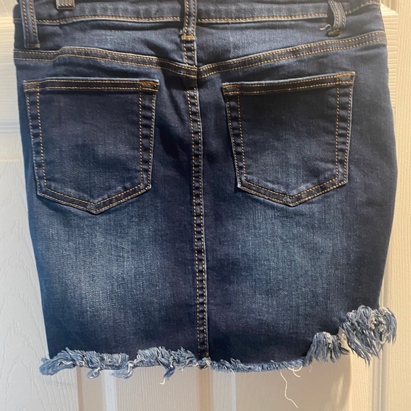 Fashion Nova distressed denim mini skirt - Picture 4 of 7